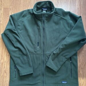 Patagonia Men's Forest Green Fleece Jacket